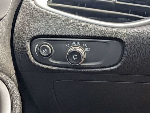 Used 2022 Chevrolet Malibu LT FWD image 18