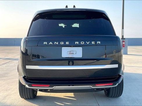 Used 2025 Land Rover Range Rover Long Wheelbase Autobiography image 4