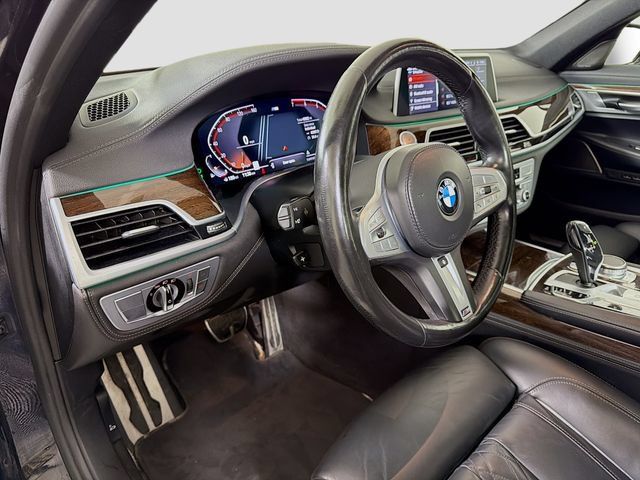 Used 2022 BMW 750Li xDrive AWD/4WD image 11
