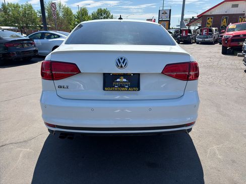 Used 2017 Volkswagen Jetta GLI FWD image 6