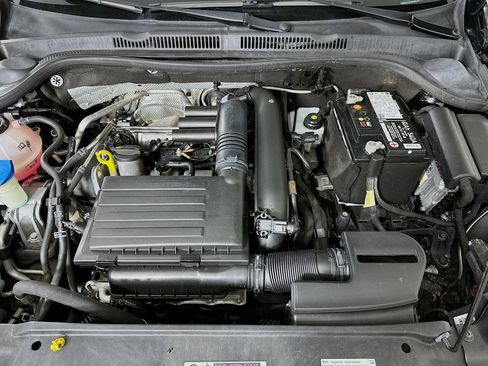 Used 2018 Volkswagen Jetta SE image 32