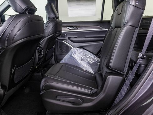 New 2026 Jeep Grand Cherokee L Limited AWD/4WD image 39