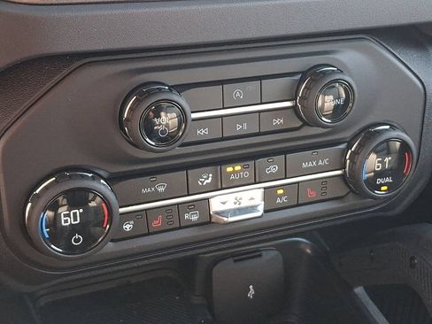 Certified 2025 Ford Bronco Badlands w/ Sasquatch Package AWD/4WD image 16