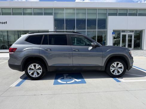 Used 2020 Volkswagen Atlas S FWD image 2