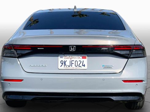Used 2024 Honda Accord Touring image 4