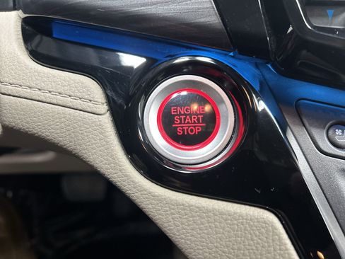 Used 2024 Honda Odyssey Elite image 18