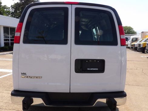 Used 2024 Chevrolet Express 2500 w/ Driver Convenience Package RWD image 2