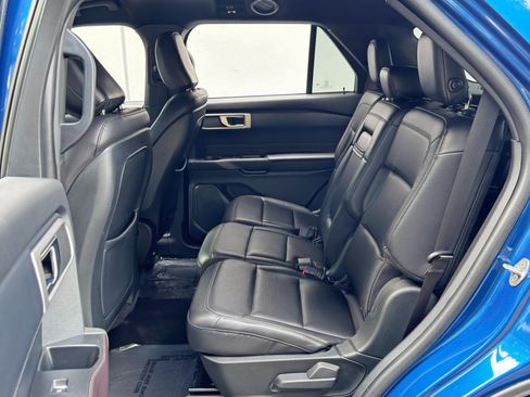 Used 2020 Ford Explorer XLT w/ Equipment Group 202A RWD image 36