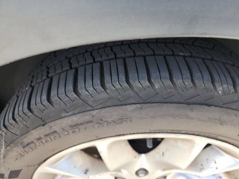 Used 2013 Ford Explorer XLT FWD image 22