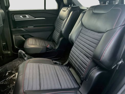 New 2026 Ford Explorer ST-Line w/ ST-Line Street Pack RWD image 17
