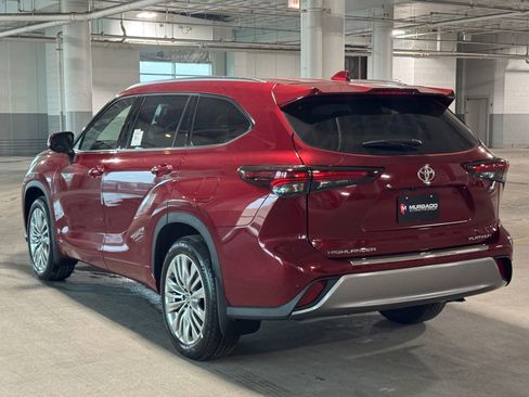 New 2026 Toyota Highlander Platinum image 7