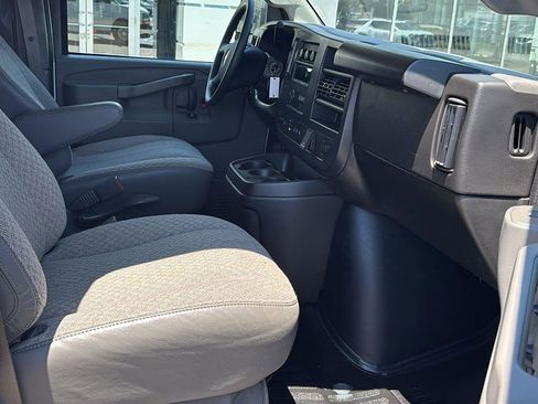 Certified 2025 Chevrolet Express 3500 LT w/ LT Preferred Equipment Group RWD image 18