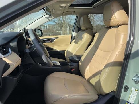 Used 2023 Toyota RAV4 XLE Premium image 20