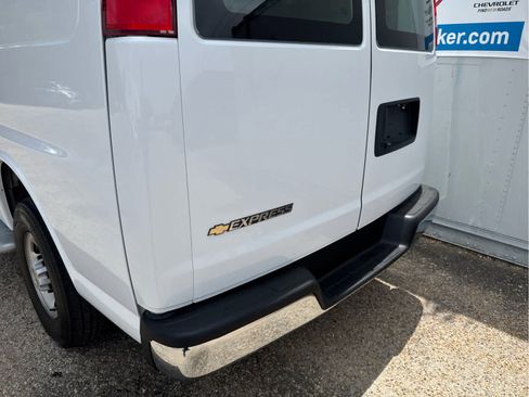 Used 2024 Chevrolet Express 2500 w/ Driver Convenience Package RWD image 16