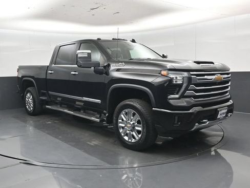 Used 2024 Chevrolet Silverado 2500 High Country w/ High Country Premium Package AWD/4WD image 1