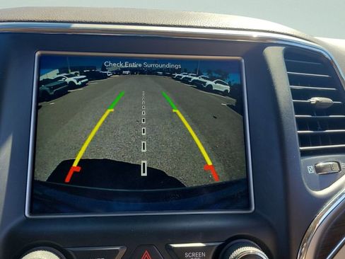 Used 2018 Jeep Grand Cherokee Overland image 14