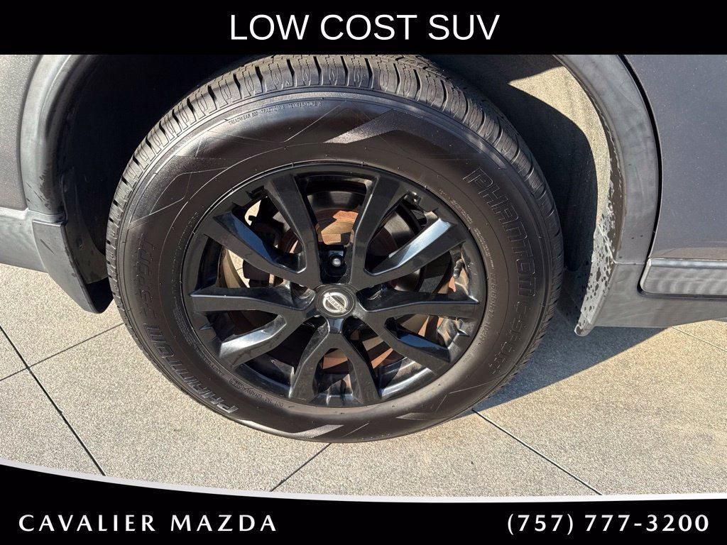 Used 2017 Nissan Rogue SV w/ Midnight Edition Package FWD image 20