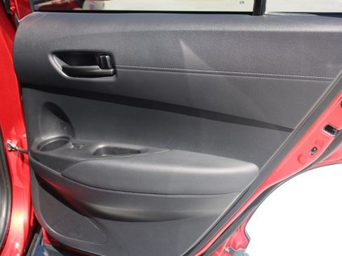Used 2025 Toyota Corolla Cross AWD Hybrid w/ Moonroof Package image 15