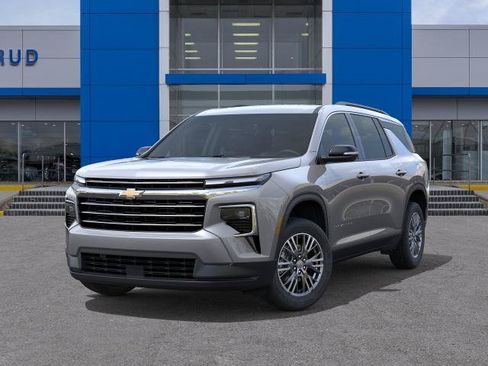 New 2026 Chevrolet Traverse LT w/ Driver Confidence Package FWD image 30