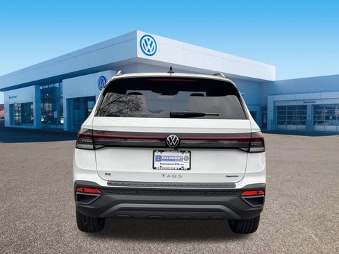New 2026 Volkswagen Taos SE AWD/4WD image 6