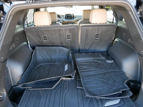 Used 2023 Chevrolet Blazer Premier w/ Enhanced Convenience Package AWD/4WD image 18