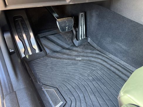 Used 2024 BMW M3 Competition w/ Executive Package image 17