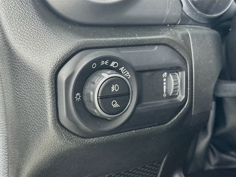 Used 2023 Jeep Gladiator Sport AWD/4WD image 18