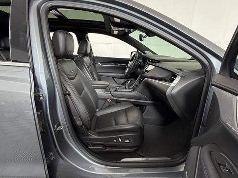 Used 2022 Cadillac XT5 Premium Luxury w/ Technology Package image 5