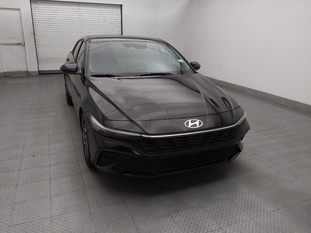 Used 2025 Hyundai Elantra Sport FWD image 14