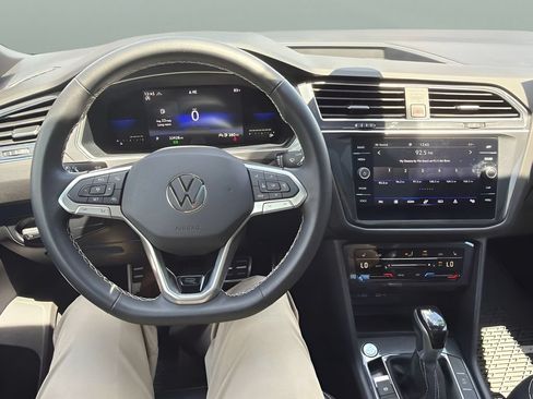 Used 2023 Volkswagen Tiguan SE R-Line AWD/4WD image 11