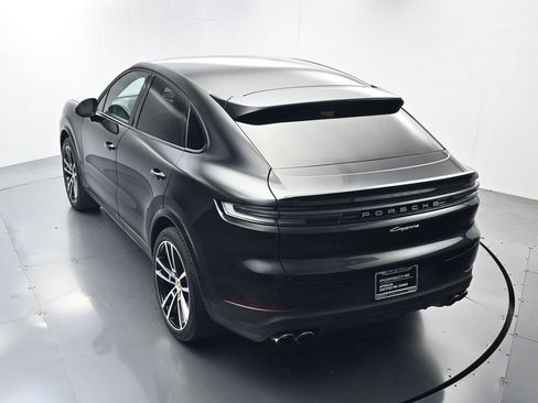 Certified 2025 Porsche Cayenne Coupe AWD/4WD image 37
