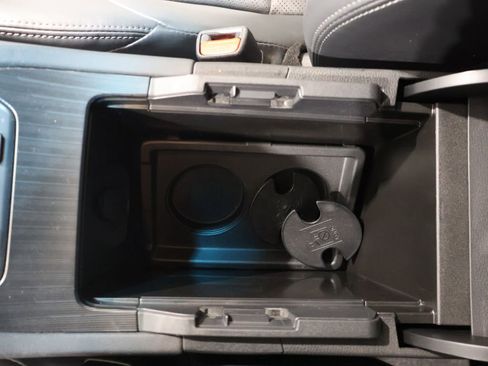 Certified 2021 Toyota Venza Limited image 36