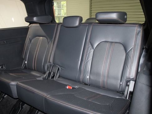 Used 2023 Ford Expedition Platinum image 21
