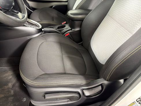 Used 2014 Kia Soul + FWD image 12