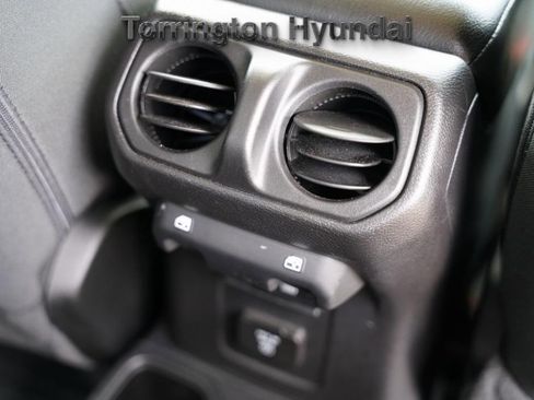 Used 2021 Jeep Gladiator Willys image 11