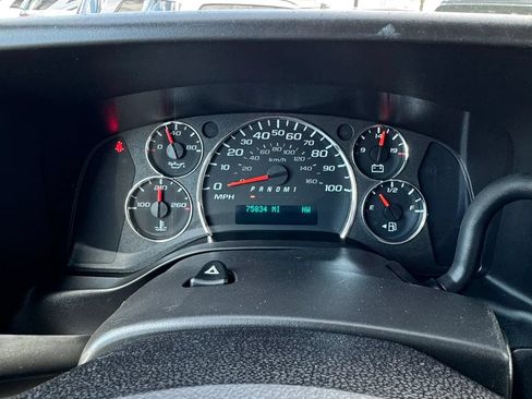 Used 2020 Chevrolet Express 3500 w/ Driver Convenience Package RWD image 24