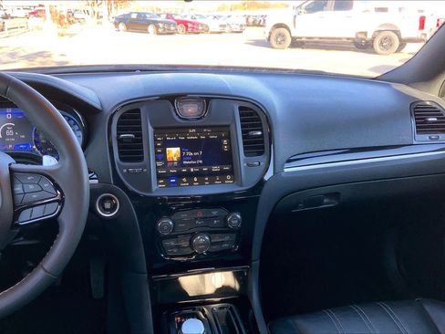 Used 2023 Chrysler 300 S image 6