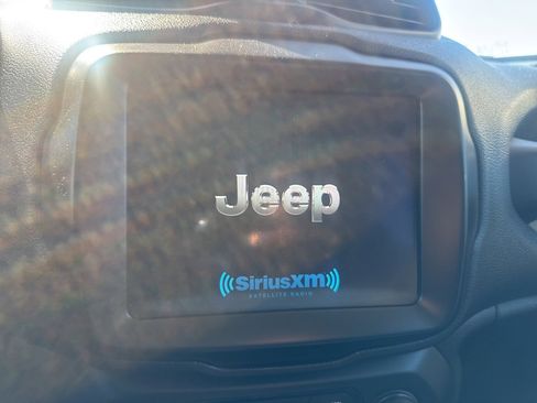 Used 2021 Jeep Renegade Limited image 40