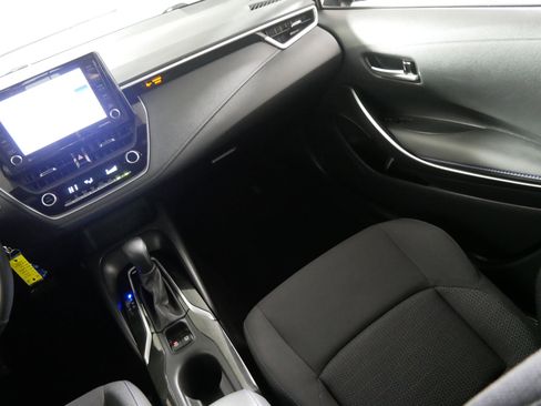 Used 2022 Toyota Corolla SE image 11