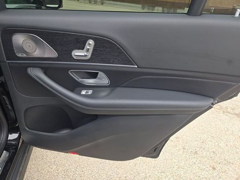 Used 2025 Mercedes-Benz GLS 450 4MATIC image 9