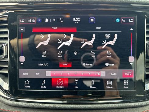 Used 2023 Dodge Durango GT image 44