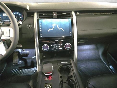New 2026 Land Rover Discovery S AWD/4WD image 22