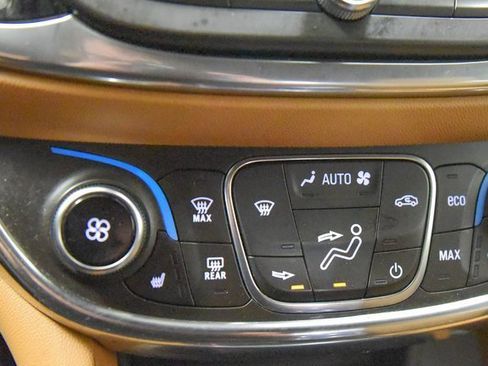 Used 2017 Chevrolet Volt Premier w/ Driver Confidence II Package image 20