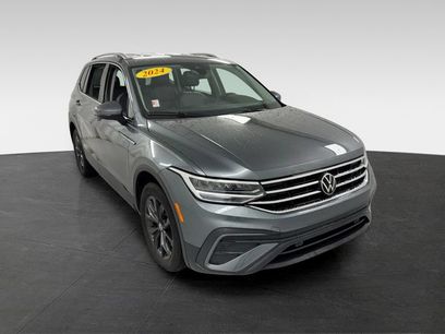 Used 2024 Volkswagen Tiguan SE