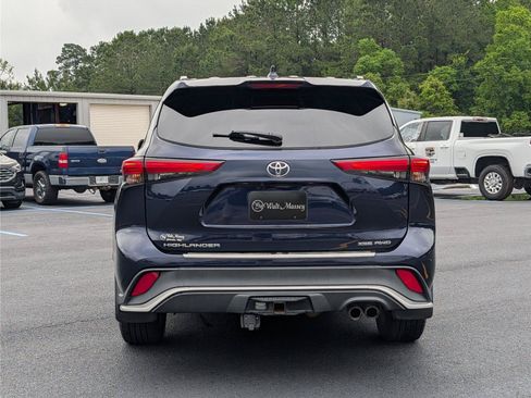 Used 2022 Toyota Highlander XSE AWD/4WD image 4