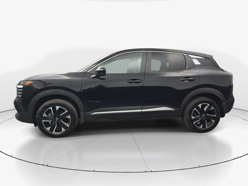 Used 2025 Nissan Kicks SV image 4