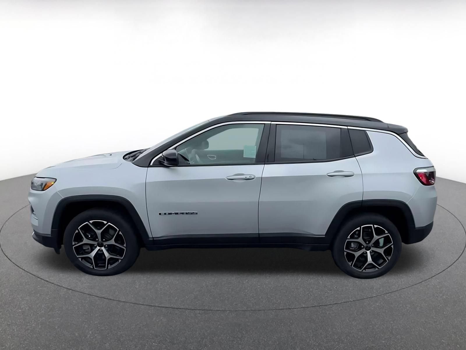 Used 2025 Jeep Compass Limited AWD/4WD image 8