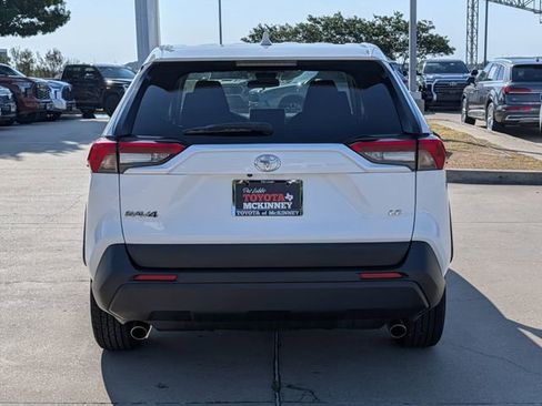 Used 2024 Toyota RAV4 LE FWD image 7