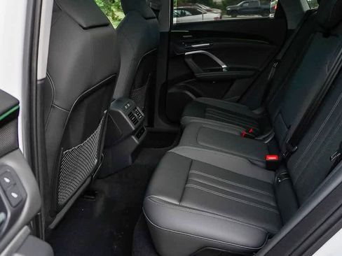 New 2025 Audi Q5 Premium Plus image 21