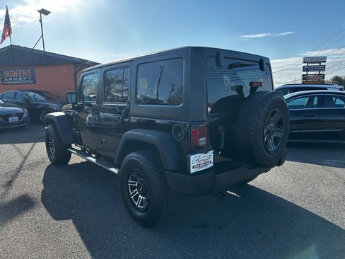 Used 2017 Jeep Wrangler Unlimited Sport w/ Connectivity Group AWD/4WD image 7